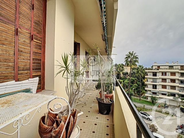 Afficher la photo en grand Appartement F2 à vendre - 2 pièces - 54.0 m2 - NICE - 06 - PROVENCE-ALPES-COTE-D-AZUR - Century 21 Etoile Immobilier