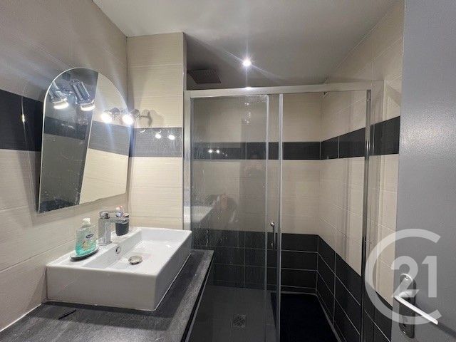 Appartement F3 à louer - 3 pièces - 48.7 m2 - NICE - 06 - PROVENCE-ALPES-COTE-D-AZUR - Century 21 Etoile Immobilier