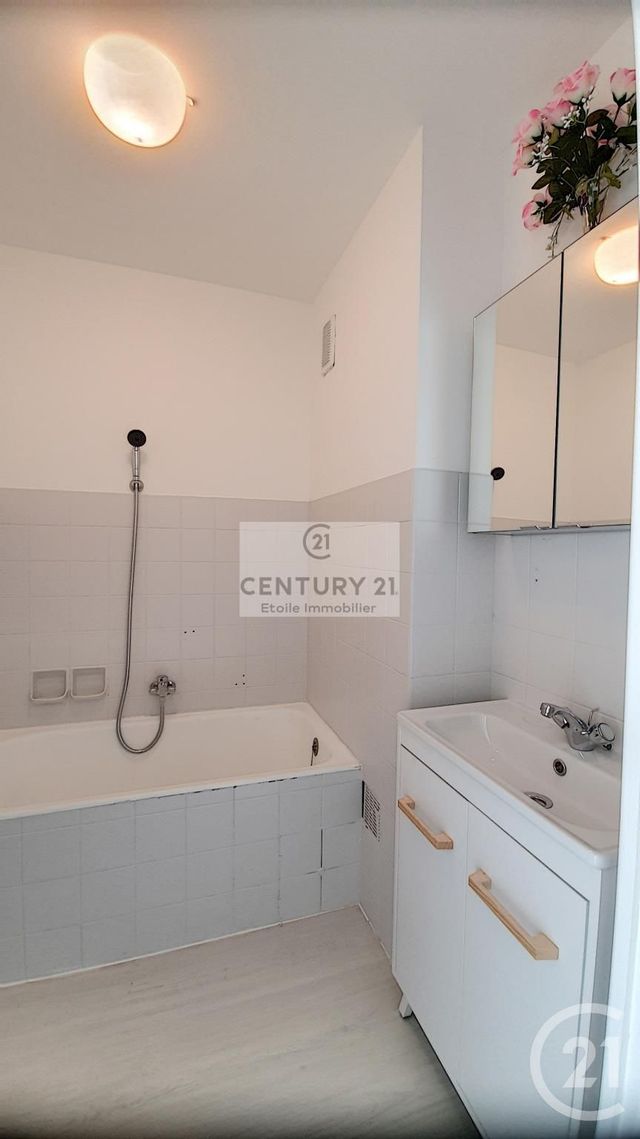 Appartement F2 à louer - 2 pièces - 44.17 m2 - NICE - 06 - PROVENCE-ALPES-COTE-D-AZUR - Century 21 Etoile Immobilier