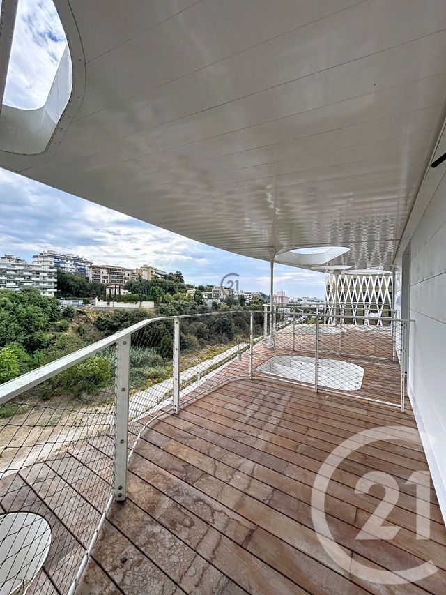 Appartement T3 à vendre - 3 pièces - 61.0 m2 - NICE - 06 - PROVENCE-ALPES-COTE-D-AZUR - Century 21 Etoile Immobilier