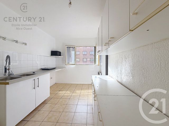Appartement Studio à louer ST LAURENT DU VAR