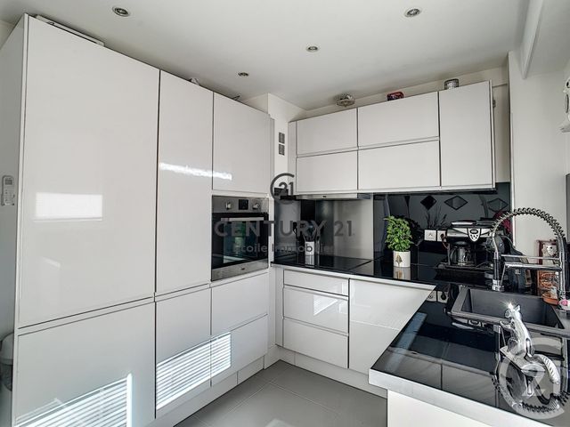 Appartement F2 à vendre - 2 pièces - 40.0 m2 - NICE - 06 - PROVENCE-ALPES-COTE-D-AZUR - Century 21 Etoile Immobilier Appartement F2 à vendre - 2 pièces - 40.0 m2 - NICE - 06 - PROVENCE-ALPES-COTE-D-AZUR - Century 21 Etoile Immobilier