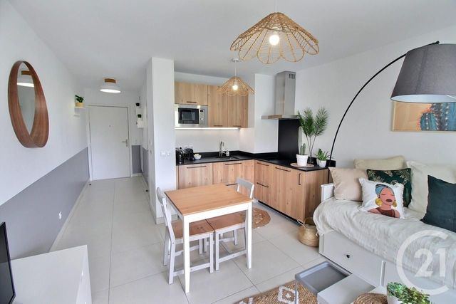 Appartement F1 à louer - 1 pièce - 25.95 m2 - NICE - 06 - PROVENCE-ALPES-COTE-D-AZUR - Century 21 Etoile Immobilier Appartement F1 à louer - 1 pièce - 25.95 m2 - NICE - 06 - PROVENCE-ALPES-COTE-D-AZUR - Century 21 Etoile Immobilier