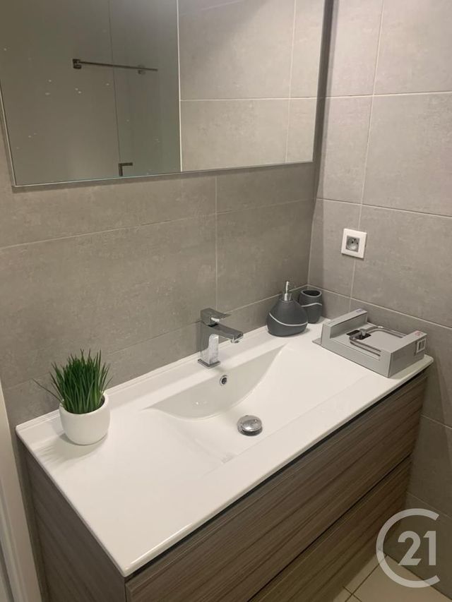 Appartement F1 à louer - 1 pièce - 25.95 m2 - NICE - 06 - PROVENCE-ALPES-COTE-D-AZUR - Century 21 Etoile Immobilier Appartement F1 à louer - 1 pièce - 25.95 m2 - NICE - 06 - PROVENCE-ALPES-COTE-D-AZUR - Century 21 Etoile Immobilier